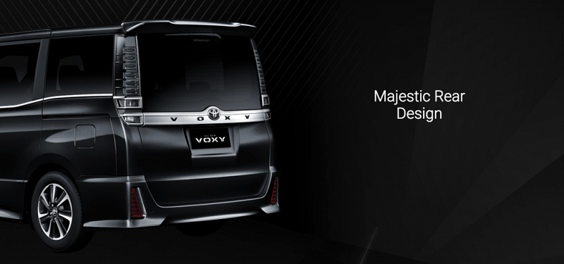Exterior Toyota Voxy 3